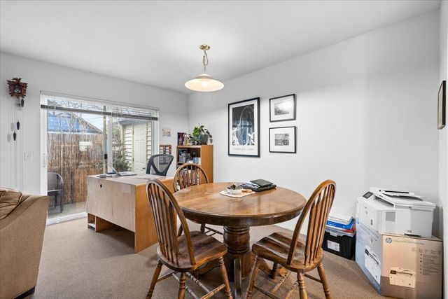 483 Tulipan Way, Talent, OR 97540