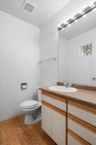 483 Tulipan Way, Talent, OR 97540