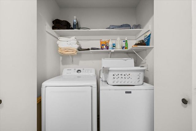 483 Tulipan Way, Talent, OR 97540