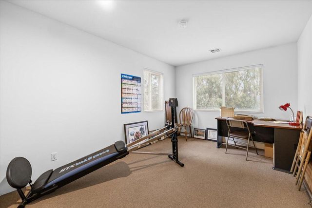 483 Tulipan Way, Talent, OR 97540