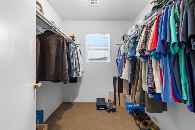 483 Tulipan Way, Talent, OR 97540