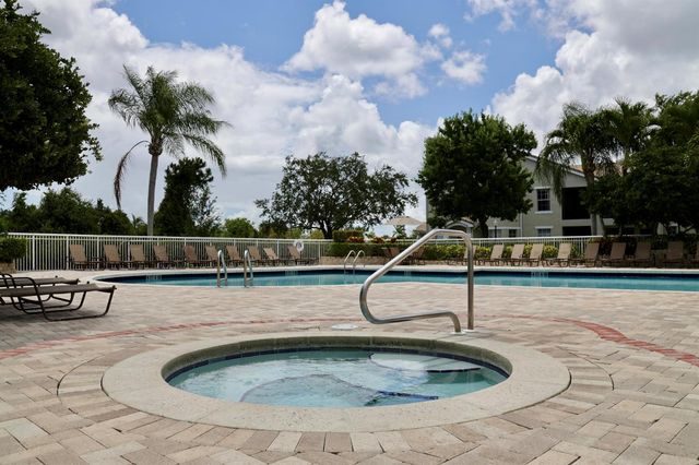 136 SW Peacock Boulevard 19-104, Port St. Lucie, FL 34986