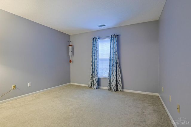 3703 W Galbraith Road, Cincinnati, OH 45247