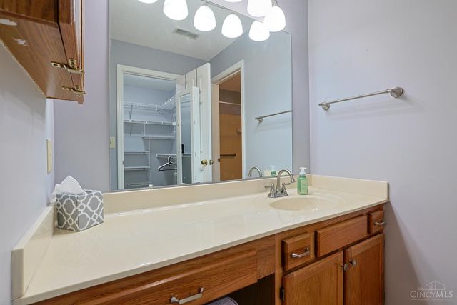 3703 W Galbraith Road, Cincinnati, OH 45247