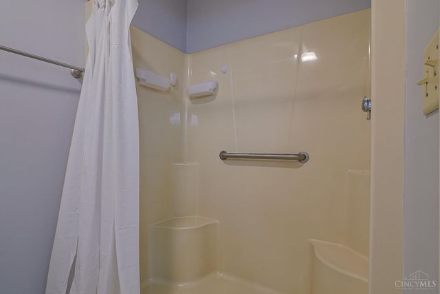 3703 W Galbraith Road, Cincinnati, OH 45247