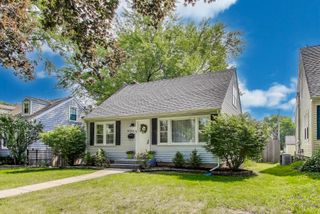 1010 Elm Street, St. Charles, IL 60174
