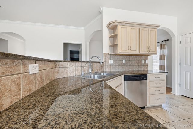 11211 S 2nd Street, Jenks, OK 74037