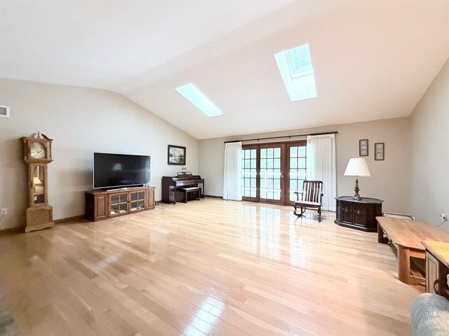 20711 Windrush Court, South Bend, IN 46614