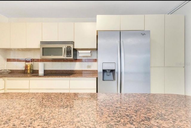 J 109 CALLE PLUMOSO REAL J 109, Guaynabo, PR 00966