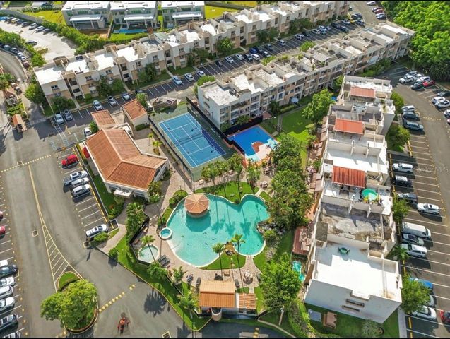 J 109 CALLE PLUMOSO REAL J 109, Guaynabo, PR 00966