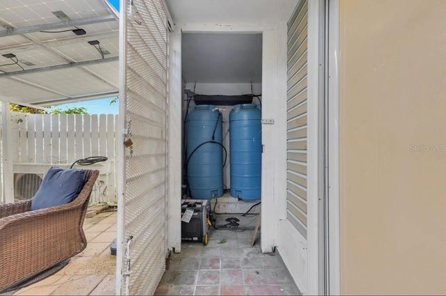 J 109 CALLE PLUMOSO REAL J 109, Guaynabo, PR 00966