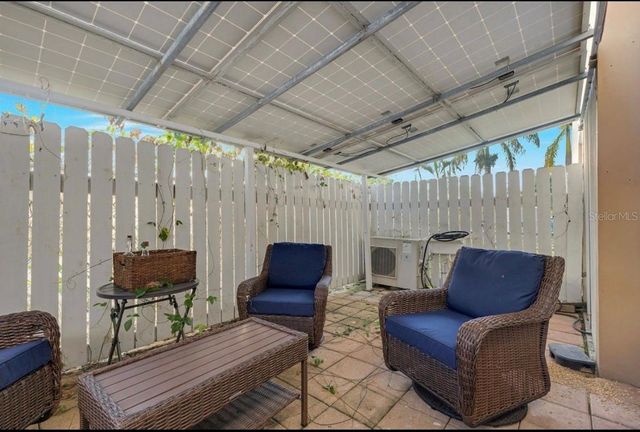 J 109 CALLE PLUMOSO REAL J 109, Guaynabo, PR 00966