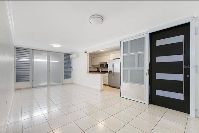 J 109 CALLE PLUMOSO REAL J 109, Guaynabo, PR 00966