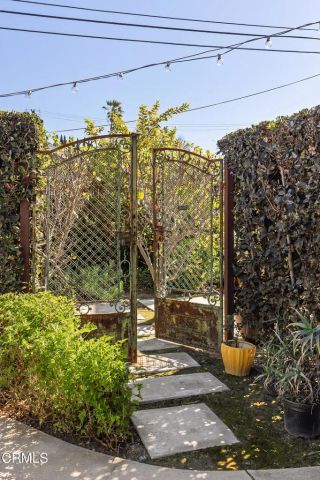 1030 Adelaine Avenue, South Pasadena, CA 91030