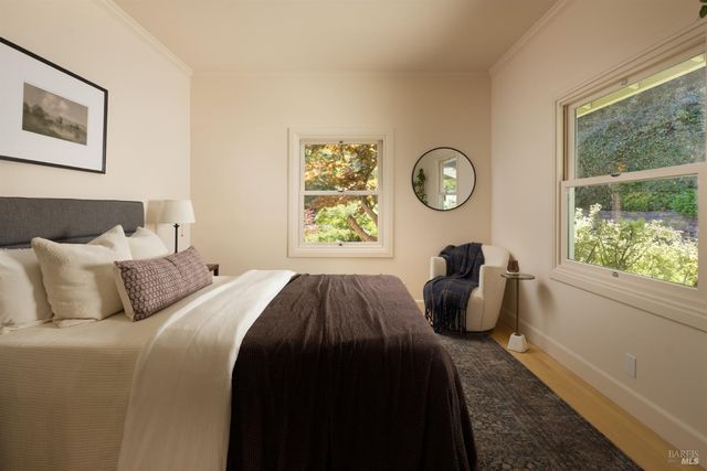 450 Woodland Rd, Kentfield, CA 94904