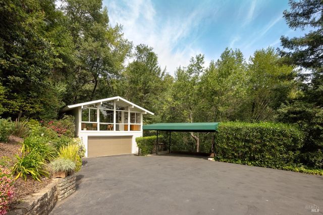 450 Woodland Rd, Kentfield, CA 94904