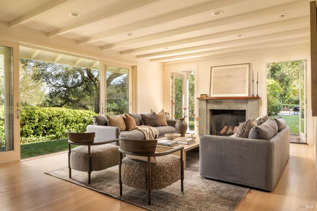 450 Woodland Rd, Kentfield, CA 94904