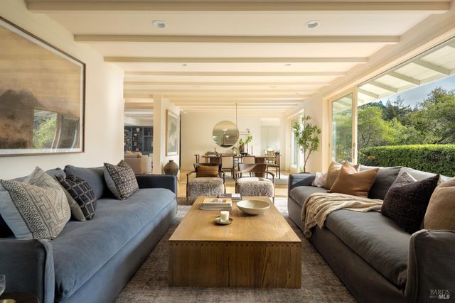 450 Woodland Rd, Kentfield, CA 94904