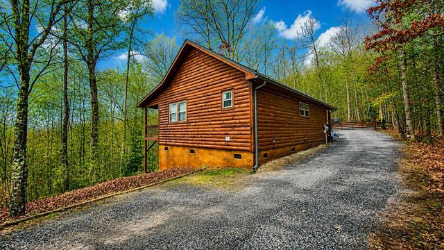 449 Legendary Ridge Road, Murphy, NC 28906