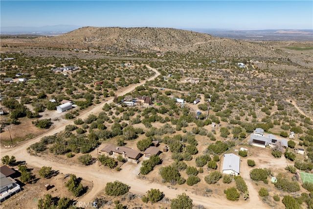 12515 Nearwood Road, Juniper Hills, CA 93553