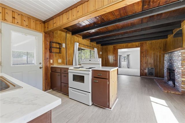 12515 Nearwood Road, Juniper Hills, CA 93553