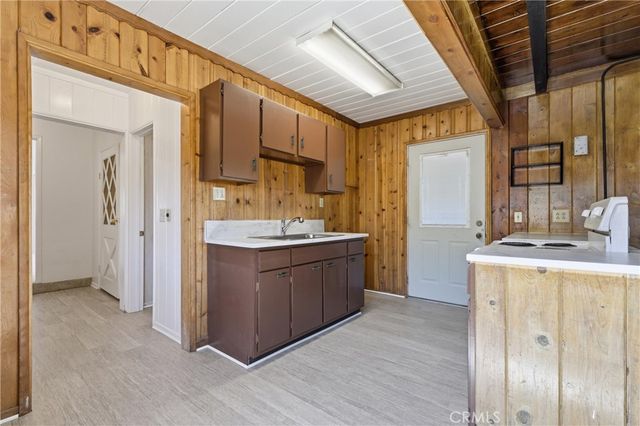 12515 Nearwood Road, Juniper Hills, CA 93553