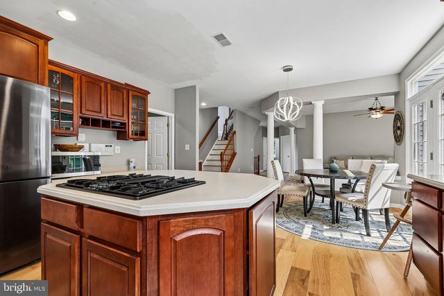 909 SWEET WILLIAM CT SE, Leesburg, VA 20175