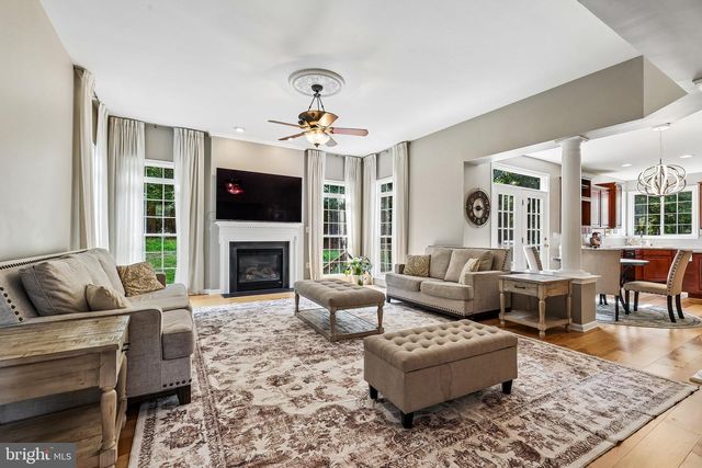 909 SWEET WILLIAM CT SE, Leesburg, VA 20175