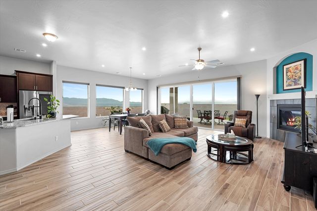 1513 Aztec Moon Court SE, Rio Rancho, NM 87124