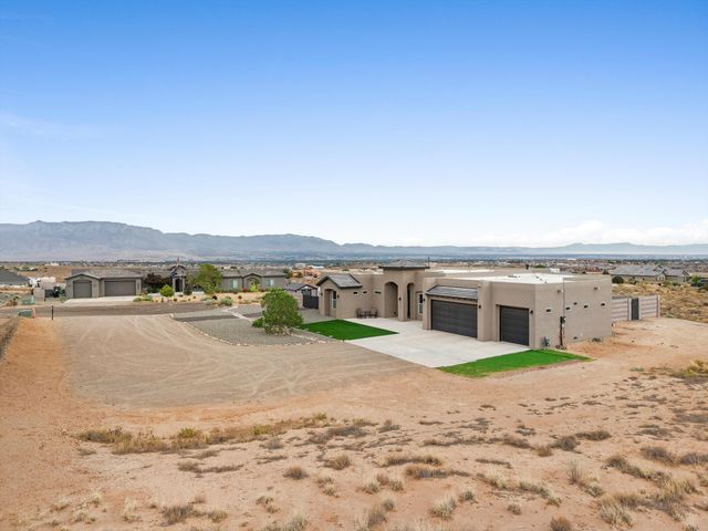 1513 Aztec Moon Court SE, Rio Rancho, NM 87124