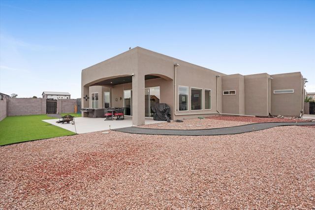 1513 Aztec Moon Court SE, Rio Rancho, NM 87124