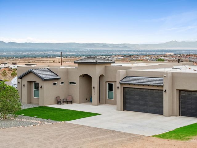 1513 Aztec Moon Court SE, Rio Rancho, NM 87124