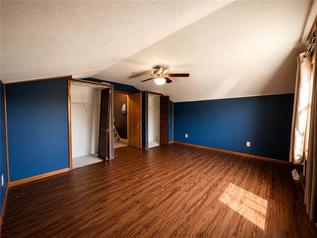 213 College St, Ellwood City, PA 16117