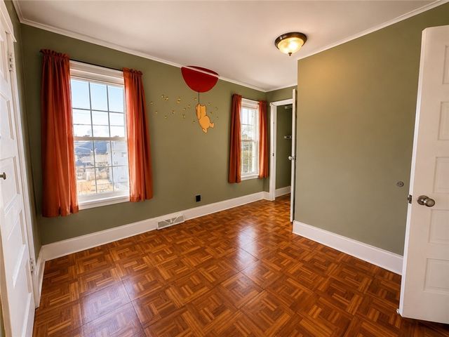 213 College St, Ellwood City, PA 16117