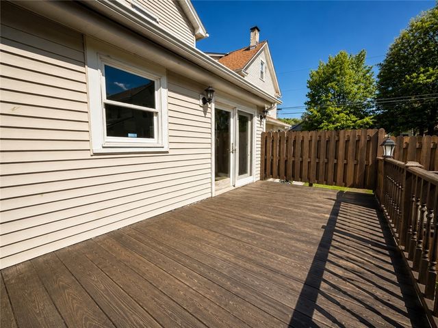 213 College St, Ellwood City, PA 16117