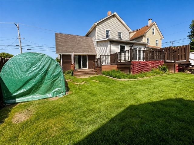 213 College St, Ellwood City, PA 16117