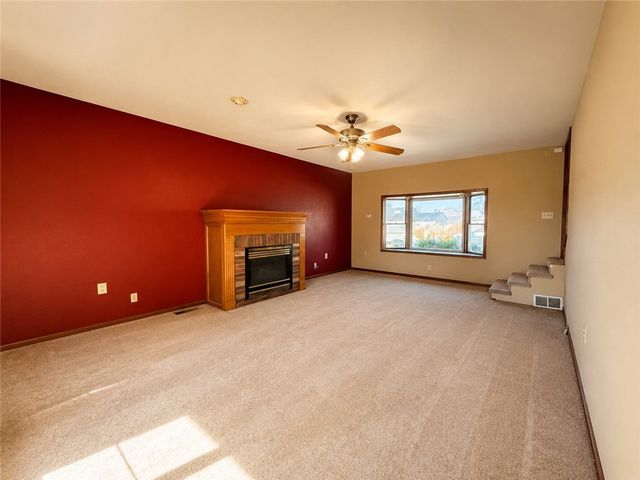 213 College St, Ellwood City, PA 16117