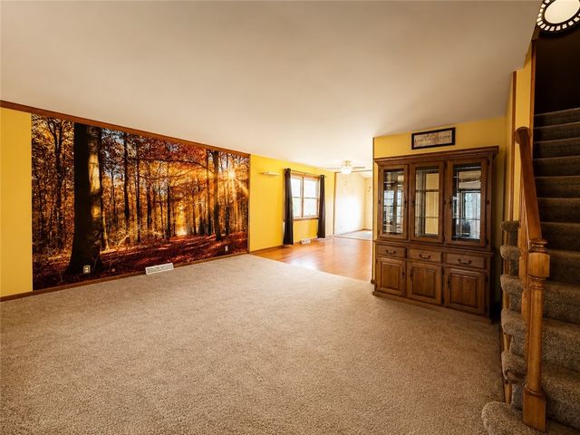 213 College St, Ellwood City, PA 16117
