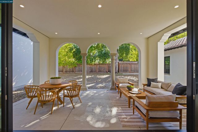 11 Xavier Ct, Alamo, CA 94507
