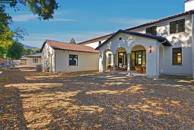 11 Xavier Ct, Alamo, CA 94507