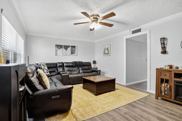 9050 NW 28th Street 123, Coral Springs, FL 33065