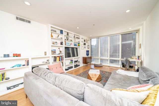 1423 Newton St NW Apt 202, Washington, DC 20010