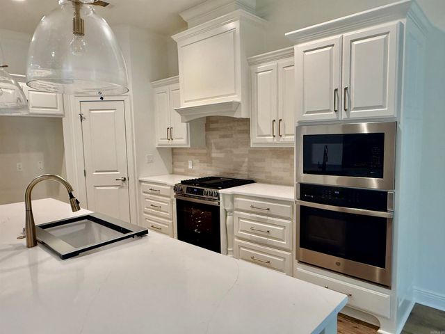 22 Realeza Court, Hot Springs Village, AR 71909