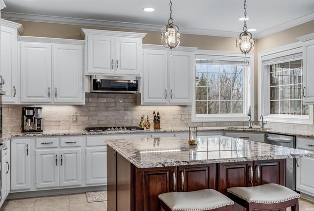 320 Royal Crest Drive, Fort Wayne, IN 46814