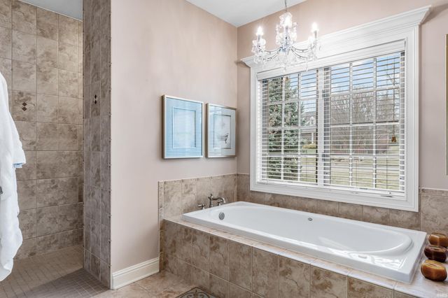 320 Royal Crest Drive, Fort Wayne, IN 46814