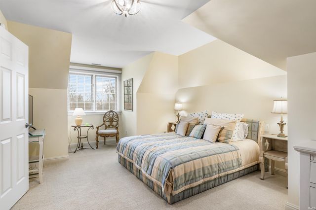 320 Royal Crest Drive, Fort Wayne, IN 46814