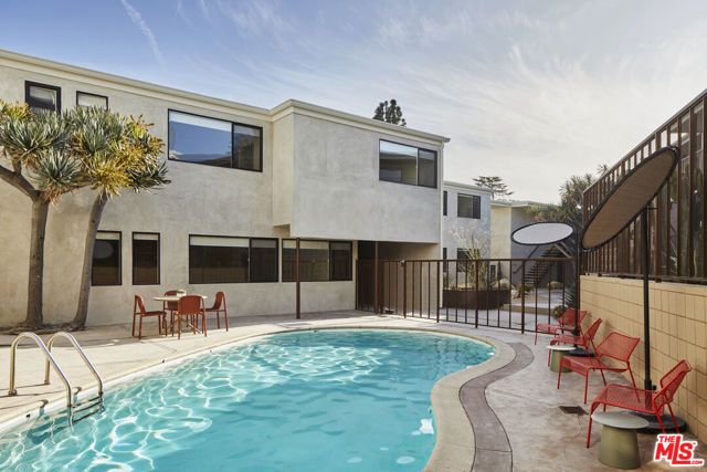 12425 Texas Avenue 10, Los Angeles, CA 90025