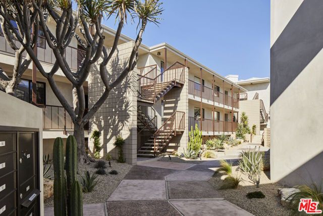 12425 Texas Avenue 10, Los Angeles, CA 90025