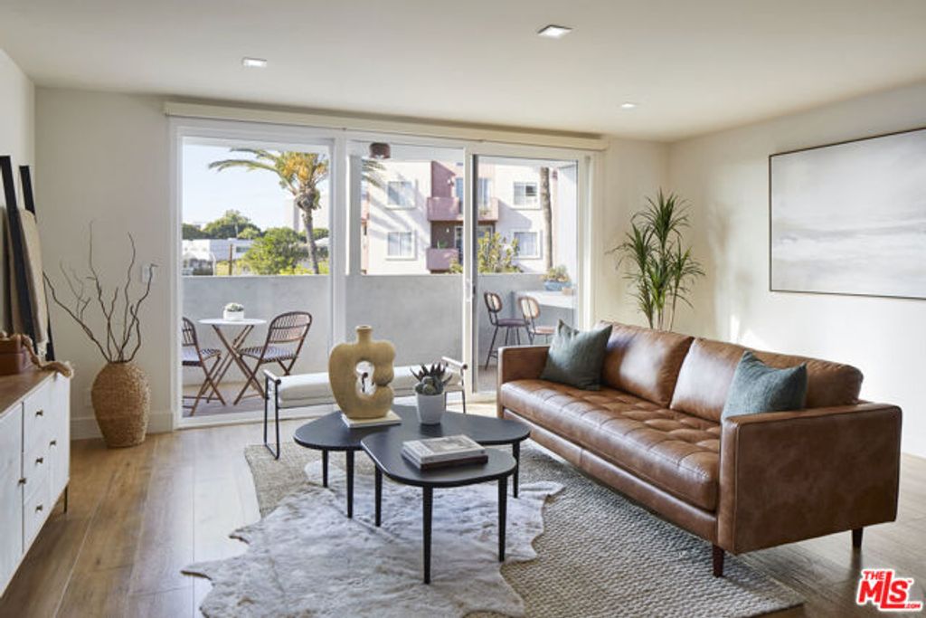 12425 Texas Avenue 10, Los Angeles, CA 90025