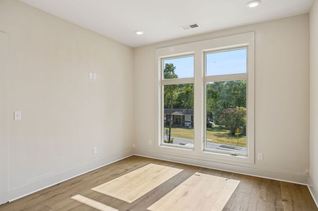 5102 Amalie Dr, Nashville, TN 37211